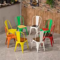 Vente en gros de chaise de salle à manger en acier Tolix en métal noir chaise de café moderne pour restaurant, hôtel et extérieur empilable et élégante