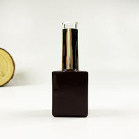 Flacon de vernis à ongles en verre ambré opaque de 10 ml avec bouchon carré et pinceau pour base et couche de finition