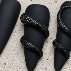 Ongles à presser en PMMA noir mat certifiés CE, motif serpent, longs, forme stiletto, couverture complète, design personnalisé pour les doigts - Product Image 5