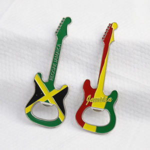 Aimant de réfrigérateur personnalisé Travelpro en alliage de zinc durable avec logo personnalisé, design mignon de guitare, destination touristique - Product Image 4