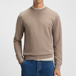 Sweat-shirt pour homme True Comfort, conçu pour des mouvements décontractés, avec une structure épurée et une présence moderne et décontractée. - Product Image 1