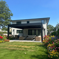 Pergola moderne en aluminium durable et écologique avec système de drainage intégré, résistante aux intempéries pour jardin