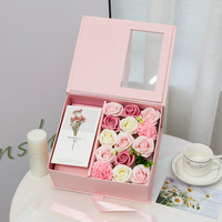 Vente en gros de boîtes cadeaux fleuries pour la fête des mères, nouveau design, arrangement rectangulaire, je t'aime maman, cadeaux et artisanat floraux, boîtes rigides pliables