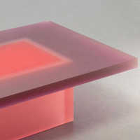 Nouveauté Table basse moderne simple en acrylique rose mat Table en acrylique pour salon au design tendance