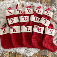Chaussette de Noël en tricot rouge texturé, taille personnalisable 18 pouces, motif lettre distinctif, idéale pour bonbons, cadeaux et décorations de fêtes