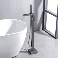 Nouvelle conception chinoise : Robinet de douche sur pied en acier inoxydable brossé doré, mitigeur de baignoire autoportant