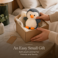 Peluche pingouin super douce en fourrure bouclée courte, 20 cm, rembourrée en coton PP, pour boutique de cadeaux et vente au détail
