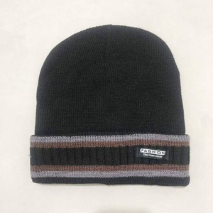 Chapeau tricoté d'hiver pour hommes avec rayures, doublure en polaire, bonnet chaud unisexe pour l'extérieur par temps froid - Product Image 1