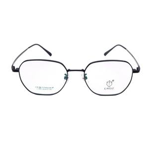إطار نظارات سبيكة L093 للرجال والنساء الأكثر مبيعا بين النساء في المخزون مع ساق ذاكرة معدنية صغيرة Squ - Product Image 5