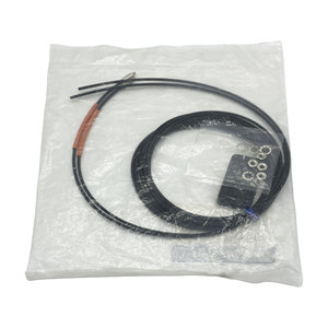 Capteur à fibre optique à faisceau traversant E32-T11R avec amplificateur de type séparé pour système de détection industrielle longue distance - Product Image 4