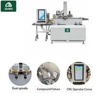 Machine CNC à 3 axes servo-électriques OUWO pour fenêtres et portes en PVC avec fonction de travail sur table rotative inclinable à 180 degrés