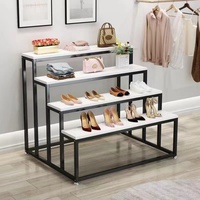 Étagère à chaussures sur pied à trois niveaux K, présentoir à sacs et chaussures pour la vente au détail