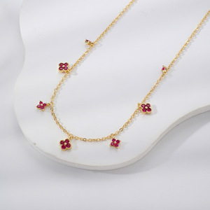 Collier ras du <span class=keywords><strong>cou</strong></span> en cuivre plaqué or avec pendentif trèfle en zircon cubique coloré et délicat, motif petite fleur, pour <span class=keywords><strong>femme</strong></span>, bijoux superposables, 20 couleurs, vente en gros - Product Image 1