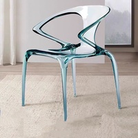 Leicht luxuriöser Esstisch und Stühle aus Acryl, moderne, minimalistische Wohnmöbel, Hocker, Sessel, transparenter Stuhl mit Kristallrückenlehne