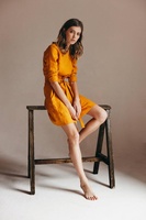 Gaun Midi Pantai Wanita Cantik Warna Kuning Solid untuk Pengiring Pengantin, 100% Linen Ramah Lingkungan, Dapat Dicuci, Bernapas, Gaya Boho Chic untuk Musim Panas