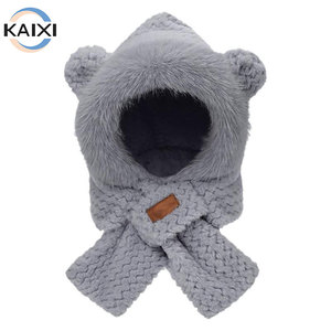 Gorro con protección para los oídos de felpa con orejas de oso bonito al por mayor para mujer, gorro cálido de invierno, bufanda 2 en 1, gorro de esquí para ciclismo - Product Image 1