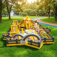 Grand château gonflable neuf avec toboggan et trampoline, garantie de 3 ans et capacité de 1000 personnes, idéal pour les atriums de centres commerciaux