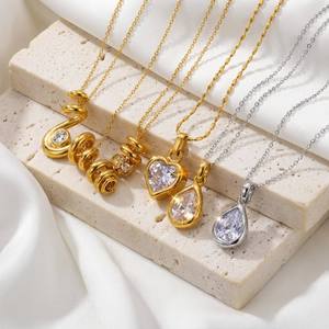 JUSNOVA Collana in Acciaio Inossidabile Placcato Oro PVD 18K con Ciondolo a Cuore e Goccia CZ, Gioielli Anti-Appannamento - Product Image 1