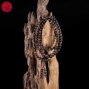 Bracelet en Bois d'Agar Naturel de Malaisie, 108 Perles de 6mm, Grade Entièrement Submergible dans l'Eau, Bijou Spirituel Rareté à Forte Concentration d'Huile Parfumée, 16.9g - Product Image 1