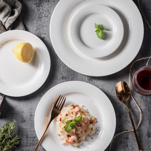 Elegante Plato de Cerámica Blanca con Borde Acanalado, Varios Tamaños, para Pasta, Carne, Ensalada, Cocina Occidental, Uso Doméstico y en Restaurantes - Product Image 2