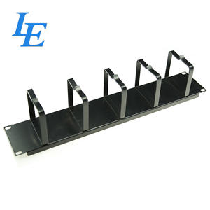 Organiseur de câbles métallique horizontal 1U de 19 pouces avec capuchons pour la gestion des câbles - Product Image 6