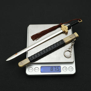 Xianjian Qixiaotian Produits dérivés du jeu Wine Ghost 22cm Accessoires de cosplay Porte-clés épée <span class=keywords><strong>Cadeau</strong></span> Mini épée de samouraï Objet d'art <span class=keywords><strong>en</strong></span> alliage - Product Image 6