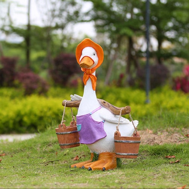 Fiberglass Duck Statue Life Size Cartoon Duck  Decoration Garden Resin Sculpture for Outdoor Courtyard Garden Statue Duck