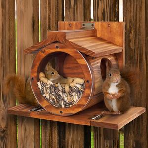 Уличная деревянная кормушка для белок, подвесная кормушка для белок для дома и сада зимой, кормушка для белок с окном для наблюдения - Product Image 5