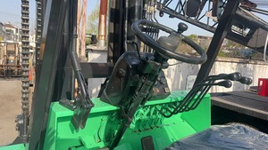 <b>Used</b> Mitsubishi 15 Ton Diesel Forklift Original Japanese Engine FD 150 with Pump & Motor 4 Wheel Drive - Product Image 5