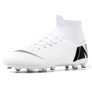 Chaussures de football montantes respirantes à crampons longs pour hommes, idéales pour les compétitions transfrontalières d'adultes. - Product Image 2