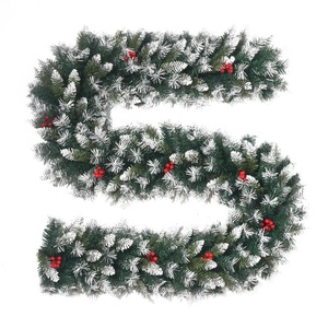 Decoración <span class=keywords><strong>de</strong></span> frutas rojas <span class=keywords><strong>de</strong></span> ratán <span class=keywords><strong>de</strong></span> Navidad <span class=keywords><strong>de</strong></span> PVC ignífugo e ignífugo 270cm tienda <span class=keywords><strong>de</strong></span> centro comercial denso impermeable al por mayor - Product Image 1