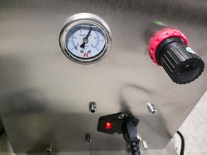 Machine de mise sous vide pour bouteilles en verre pour sauces piquantes à l'<span class=keywords><strong>ail</strong></span>, sauces tomates et sauces bœuf – Ligne de machines de capsulage - Product Image 3