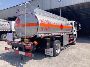 Camion <span class=keywords><strong>cisterna</strong></span> d'acciaio Diesel di Sinotruk Howo per i liquidi infiammabili (carro armato-tipo veicolo di trasporto) 5-10T capacità di carico 5001-10000L carro armato - Product Image 3