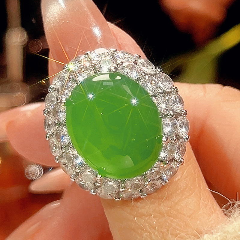 แหวนคาร์ซีโดนีสีเขียว