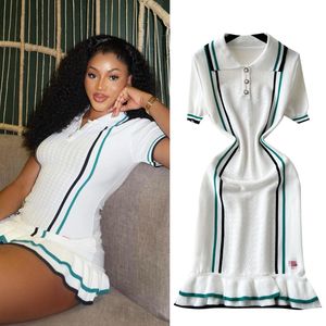 Abito in Maglia da Donna Nuovo Stile Francese Retrò con Contrasto in Vita, Gonna Maglione Arricciata Effetto Snellente - Product Image 1