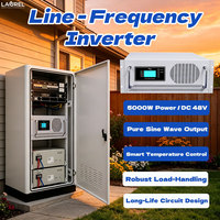 Onduleur solaire tout-en-un à onde sinusoïdale pure 5KW/DC48V à fréquence de ligne avec variateur de fréquence (VFD) pour moteur, idéal pour supermarchés, écoles, bureaux, avec ventilateur intelligent