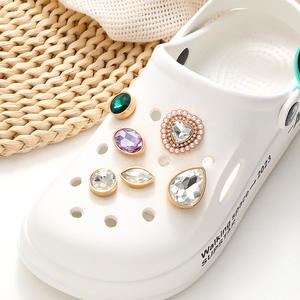 Nouveaux bijoux à bricoler soi-même accessoires diamant gemme décorations de <span class=keywords><strong>chaussures</strong></span> détachable <span class=keywords><strong>chaussures</strong></span> en métal boucle femmes étoiles sabot breloques de <span class=keywords><strong>chaussures</strong></span> - Product Image 3