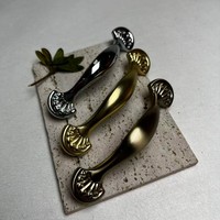 Poignées de meuble vintage européennes sculptées en alliage de zinc, multicolores et polies, pour armoires, tiroirs, placards et salles de bain