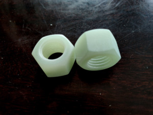 Vis et goujons en <span class=keywords><strong>fibre</strong></span> <span class=keywords><strong>de</strong></span> <span class=keywords><strong>verre</strong></span> époxy FR4 usinés, boulons et écrous en plastique - Product Image 2