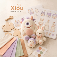 Peluche personnalisable avec un adorable design de chien, garnie de coton PP doux, idéale comme cadeau pour enfant ou oreiller de sommeil.