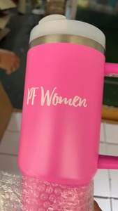 Vaso Térmico Personalizado de Acero Inoxidable de 40 oz con Asa y Tapa, Aislamiento al Vacío, 6-12 Horas de Aislamiento Térmico para Viajes de Aventura - Product Image 4