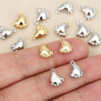 Pendentif en cuivre poli massif en forme de petit pied, personnalisé, tendance et mignon, pour la création artisanale