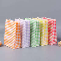 Sac de courses en papier kraft écologique et recyclable avec poignées découpées pour l'emballage alimentaire et commercial, sac cadeau durable