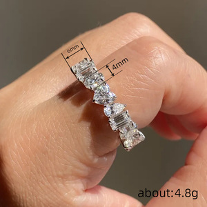 Anello con Design Geometrico a Cuore, Stile Elegante, Anello da Dito per Donne - Product Image 4