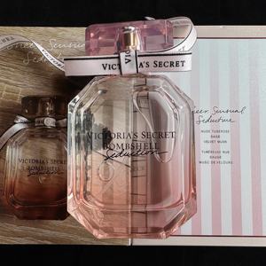 สเปรย์น้ำหอมสำหรับผู้หญิง กลิ่นเฟรชวู้ดโรสฟรุ๊ตฟลาวเวอร์ ขนาด 100 มล. น้ำหอมระงับกลิ่นกาย ขายส่ง ยี่ห้อวิคตอเรีย ซีเคร็ท - Product Image 5