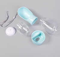 Gourde de voyage multifonctionnelle pour animaux de compagnie, légère, anti-fuite, avec récipient à friandises et support pour sacs à déjections