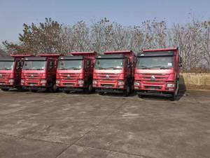 Camion à benne basculante HOWO 8x4 camion à benne basculante à 10 roues 20 cubes 371 375 380hp camion à benne basculante minière Sinotruk - Product Image 4