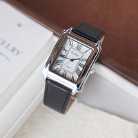 Montre classique tendance pour homme, bracelet en cuir, cadran carré, montre à quartz pour homme, montre rétro pour homme