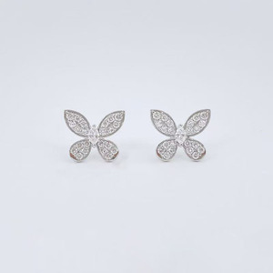 Boucles <span class=keywords><strong>d</strong></span>'oreilles clous <span class=keywords><strong>papillon</strong></span> en or blanc 18 carats avec diamants de laboratoire, boucles <span class=keywords><strong>d</strong></span>'oreilles tendance en diamants de laboratoire, boucles <span class=keywords><strong>d</strong></span>'oreilles <span class=keywords><strong>papillon</strong></span> - Product Image 5