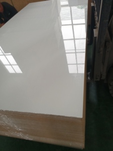 Le blanc à haute brillance de 18mm stratifié/mélamine a fait face aux feuilles UV de panneau panneaux MDF UV - Product Image 5